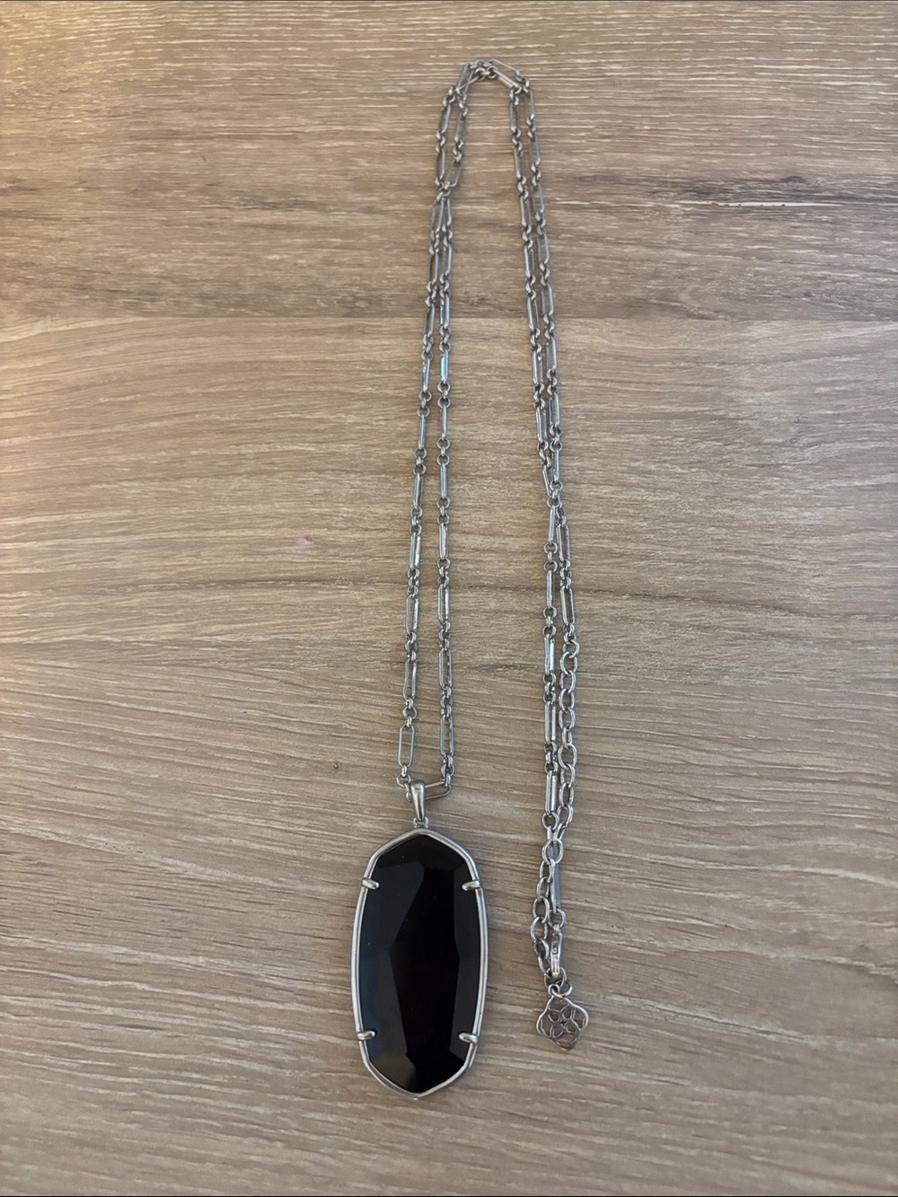 Kendr Scott Reid Silver Chain Necklace with Black Oval Pendant